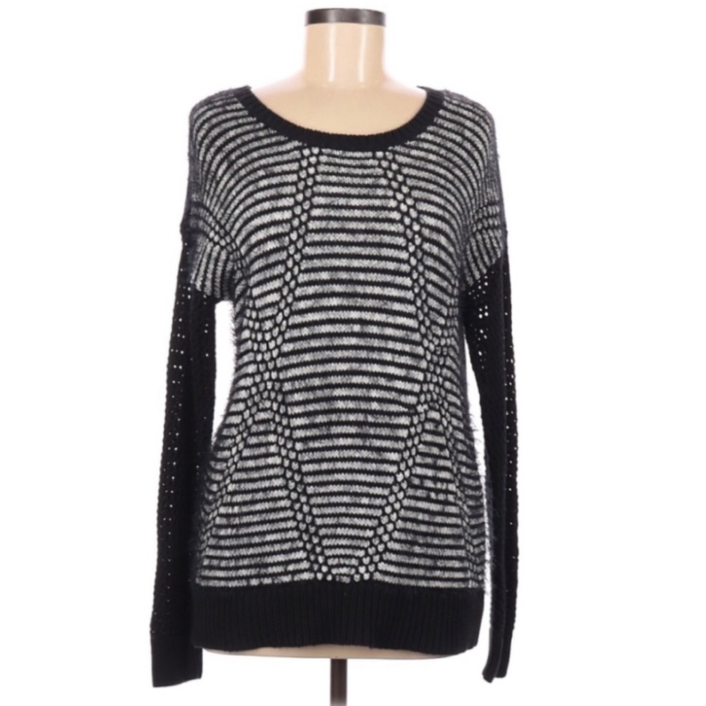 Two by Vince Camuto Black & White Crew Neck Sweater Fuzzy Knit Open Knit Sleeves